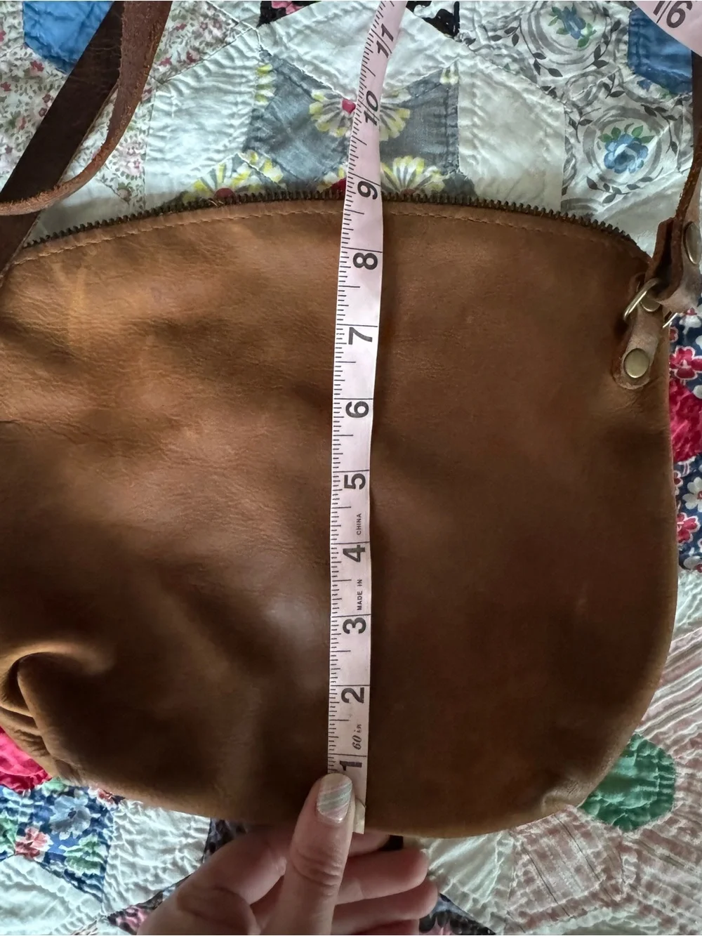 Chic Sparrow Brown Leather Crossbody Bag - Classic Everyday Shoulder Bag